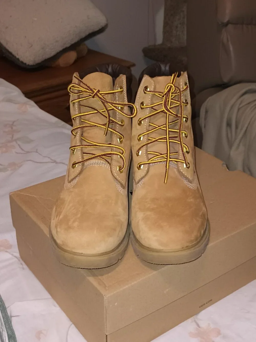 NWOT Women's Linden Woods 6-Inch Waterproof Boot Tan 9